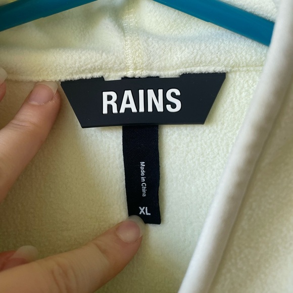 RAINS Fleece W Vest in Straw 517 Size XL - Picture 7 of 13